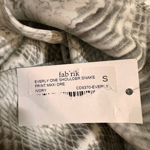 fab'rik Everly one Shoulder Snake Print Maxi Dress Sz S NWT - Picture 6 of 9